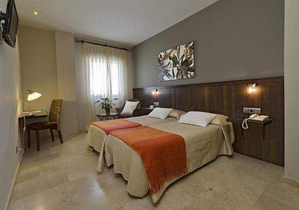 קורדובה Hotel Oasis מראה חיצוני תמונה